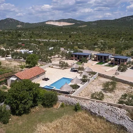 Mobile Banovi Dvori Iii Vakantiehuis