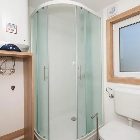 Mobile Banovi Dvori Iii Tisno