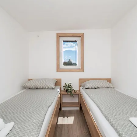 Mobile Banovi Dvori Iii Vakantiehuis