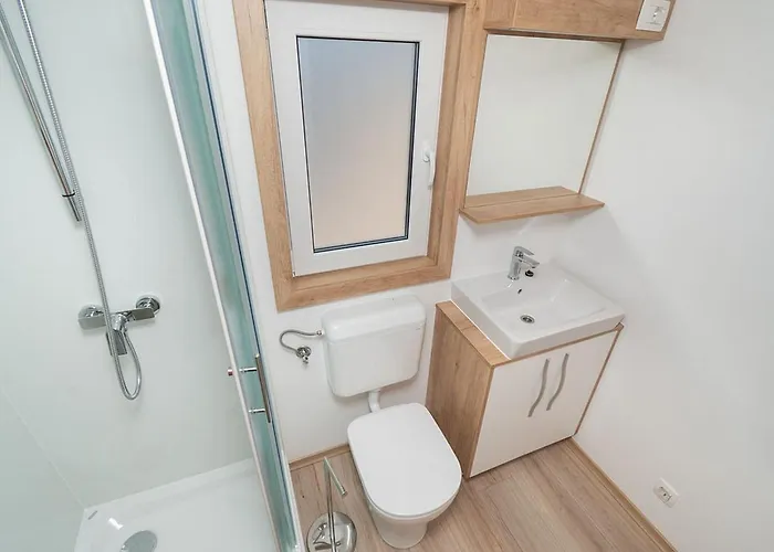 Mobile Banovi Dvori Iii Tisno